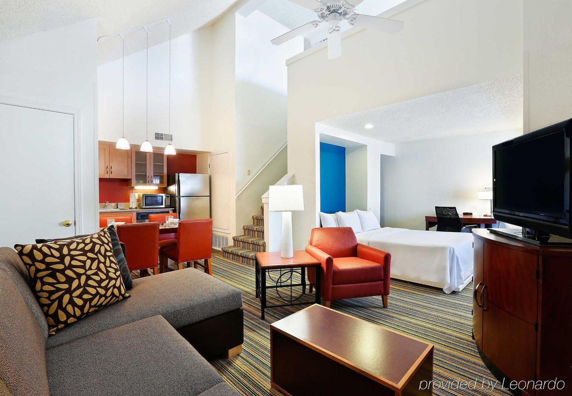 Residence Inn Phoenix Exterior photo