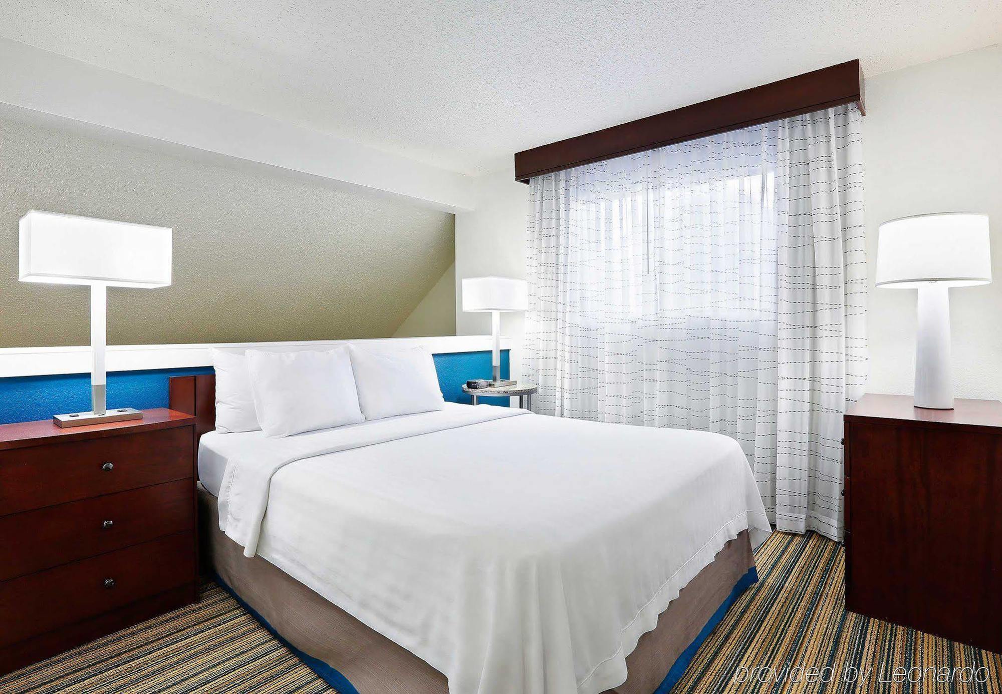 Residence Inn Phoenix Exterior photo