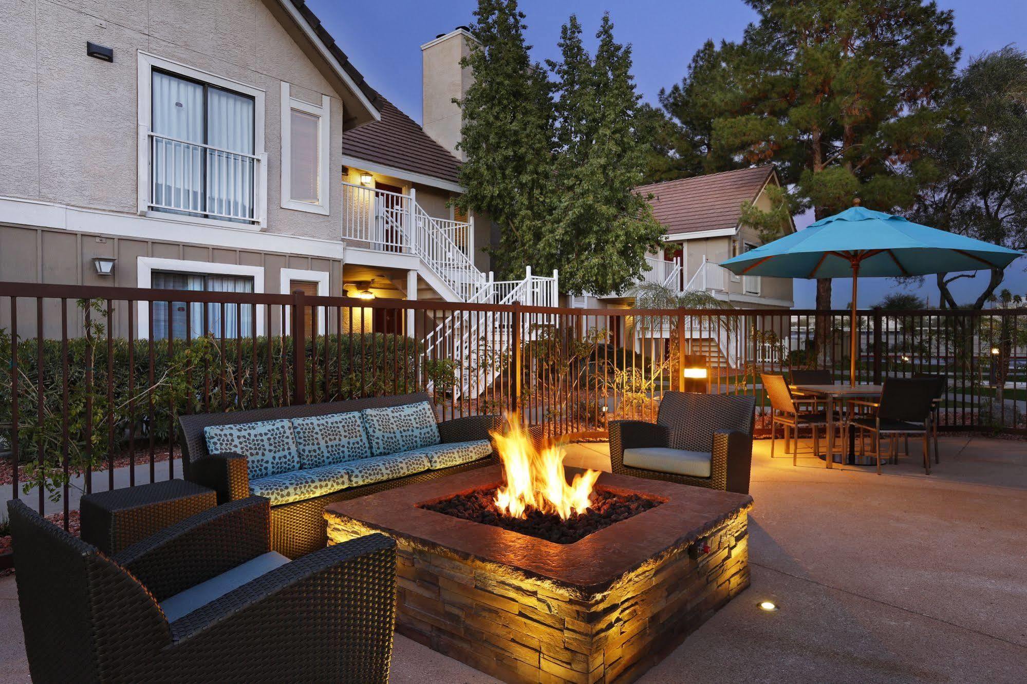 Residence Inn Phoenix Exterior photo
